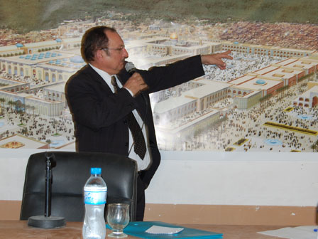 مناقشة التصميم الأساسي لمدينة كربلاء القديمة بحضور  المهندس الدكتور رؤوف الأنصاري تكلفة المشروع 10 مليار دولار و لمدة خمس سنوات