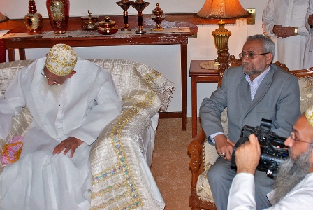 سلطان البهرة الدكتور محمد برهان الدين يستقبل وفدا من جامعة اهل البيت(عليهم السلام) 