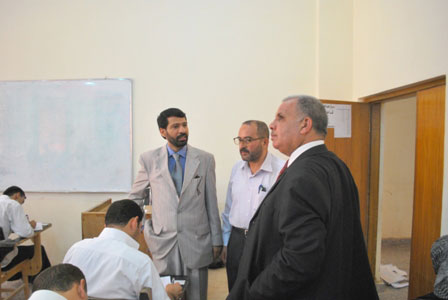 أكثر من 3 آلاف طالب وطالبة يؤدون الامتحانات النهائية في جامعة أهل البيت عليهم السلام