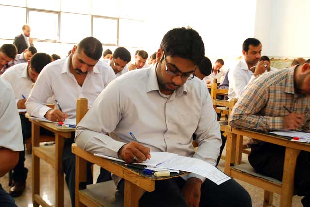 الابتداء بالامتحانات النهائية للعام الدراسي 2012-2013