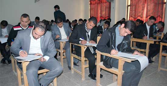 البدء بامتحانات نصف السنة