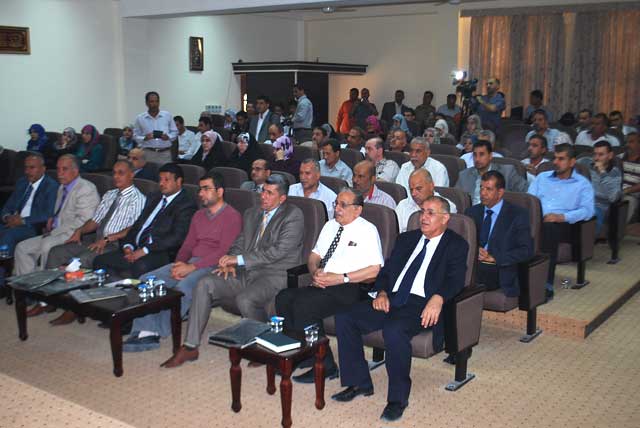 مشاركة الجامعة في مؤتمر كلية العلوم في جامعة كربلاء (من أجل بيئة كربلائية نظيفة)