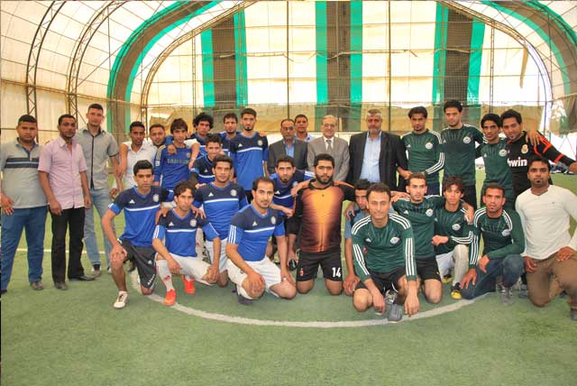 فوز فريق (القانون أ) في المباراة النهائية لبطولة جامعة أهل البيت بكرة القدم