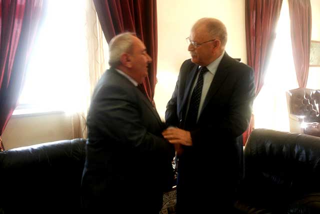 مساعد رئيس الجامعة يلتقي الأمين العام للاتحاد الجامعات العربية