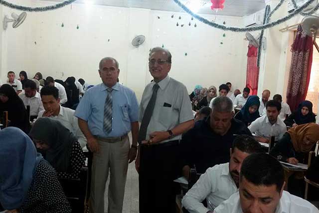 الاستاذ الدكتور صادق الموسوي رئيس جامعة اهل البيت عليهم السلام في جولة تفقدية في القاعات الامتحانية