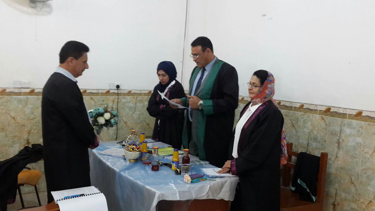 قسم الصحافة يبدأ بمناقشة بحوث التخرج 