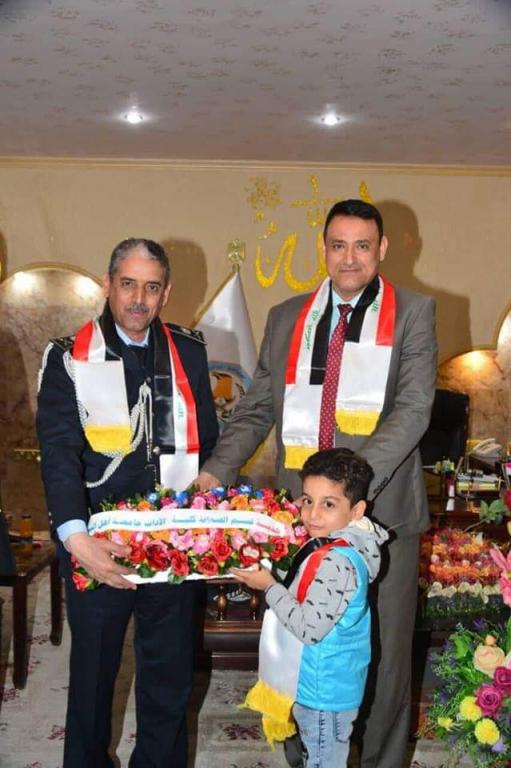 طلبة قسم الصحافة يشاركون رجال الشرطة في عيدهم