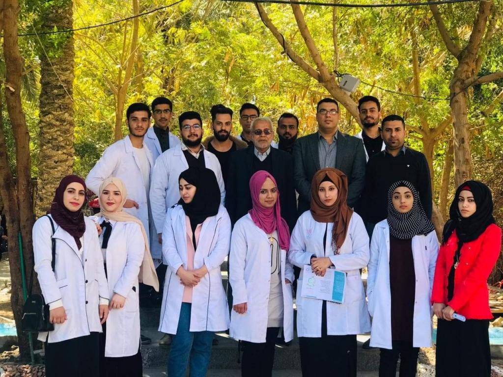 كلية الصيدلة تقيم حملة توعية بعنوان (حياة بلا تدخين) 