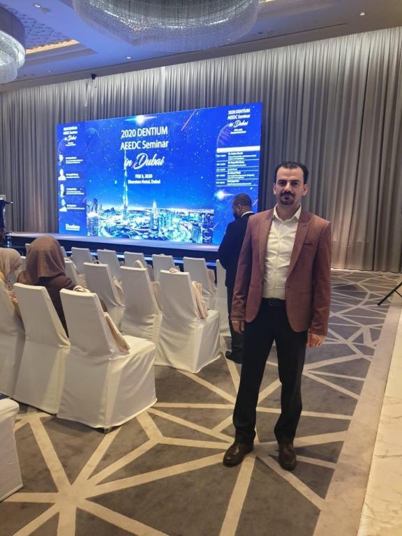 مشاركة معاون عميد كلية طب الاسنان د .امجد فؤاد في مؤتمر دنتيوم لزراعة الاسنان في دبي
