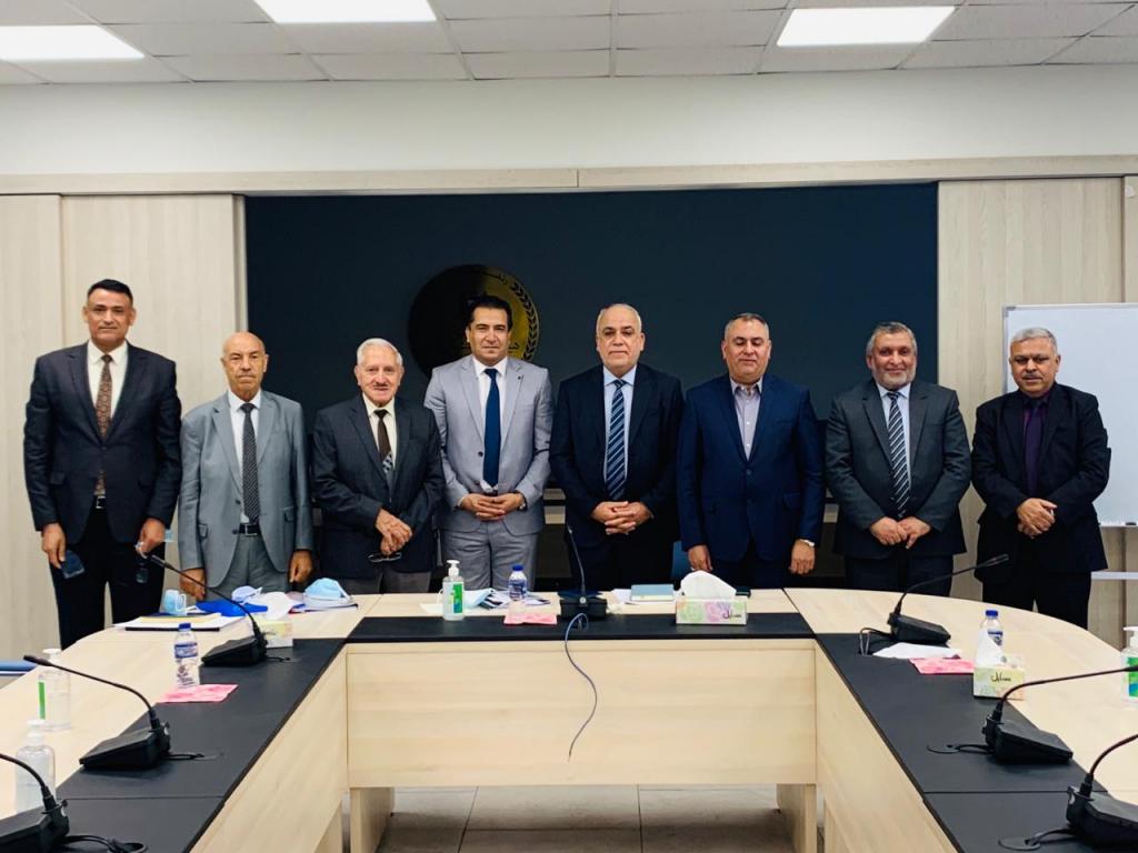 هيأة المستشارين تناقش المقترح الذي قدمه الدكتور غالب الدعمي رئيس قسم الصحافة في جامعة اهل البيت عليهم السلام 