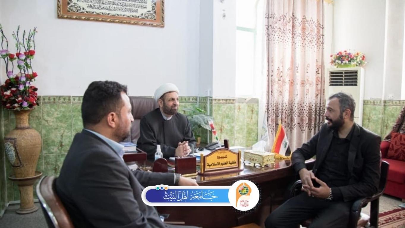 استقبلت كلية العلوم الاسلامية استقبلت في جامعة اهل البيت (ع) وفد العتبة العباسية المقدسة