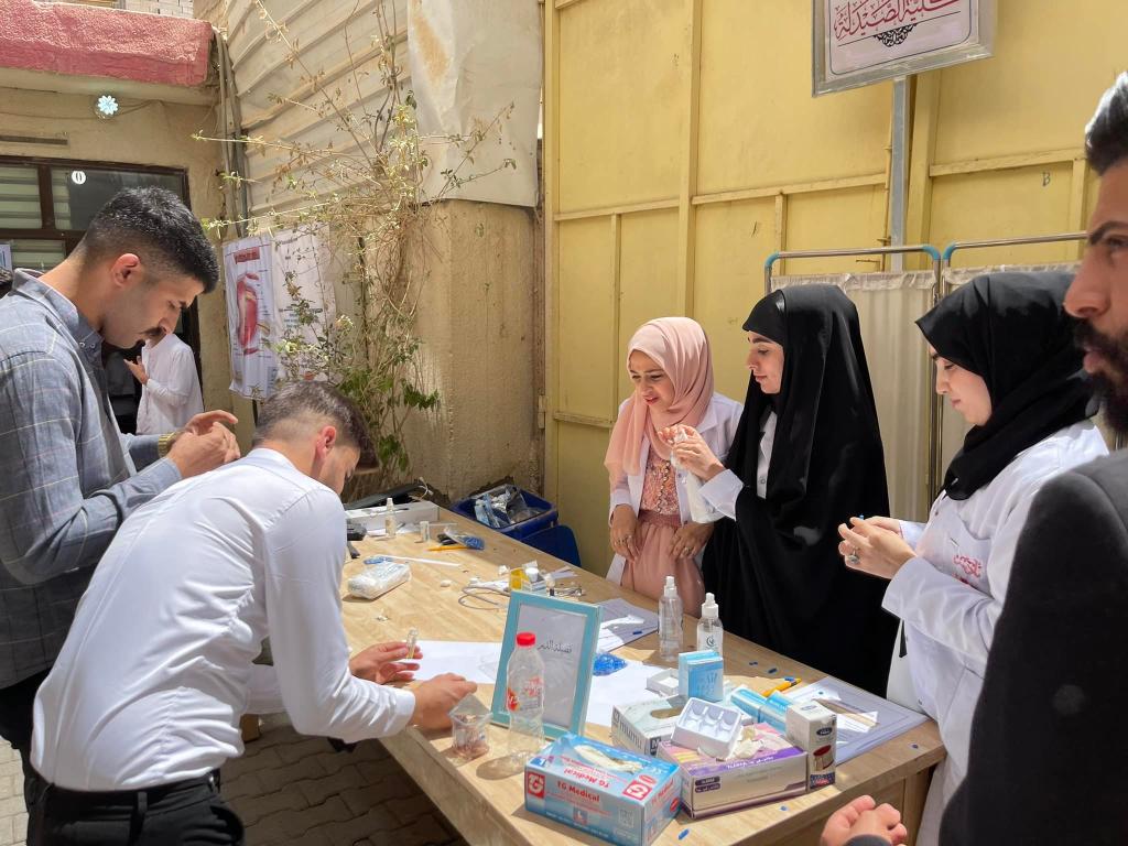 جانب مصور من العيادة الطبية و المعرض الذي اقامته كلية الصيدلة في جامعة اهل البيت ضمن فعاليات الاسبوع العلمي و الثقافي