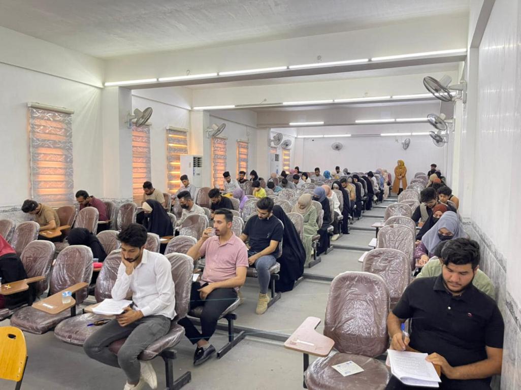 زيارة القاعات الامتحانية في كلية التقنيات الطبية والصحية /جامعة اهل البيت (ع)