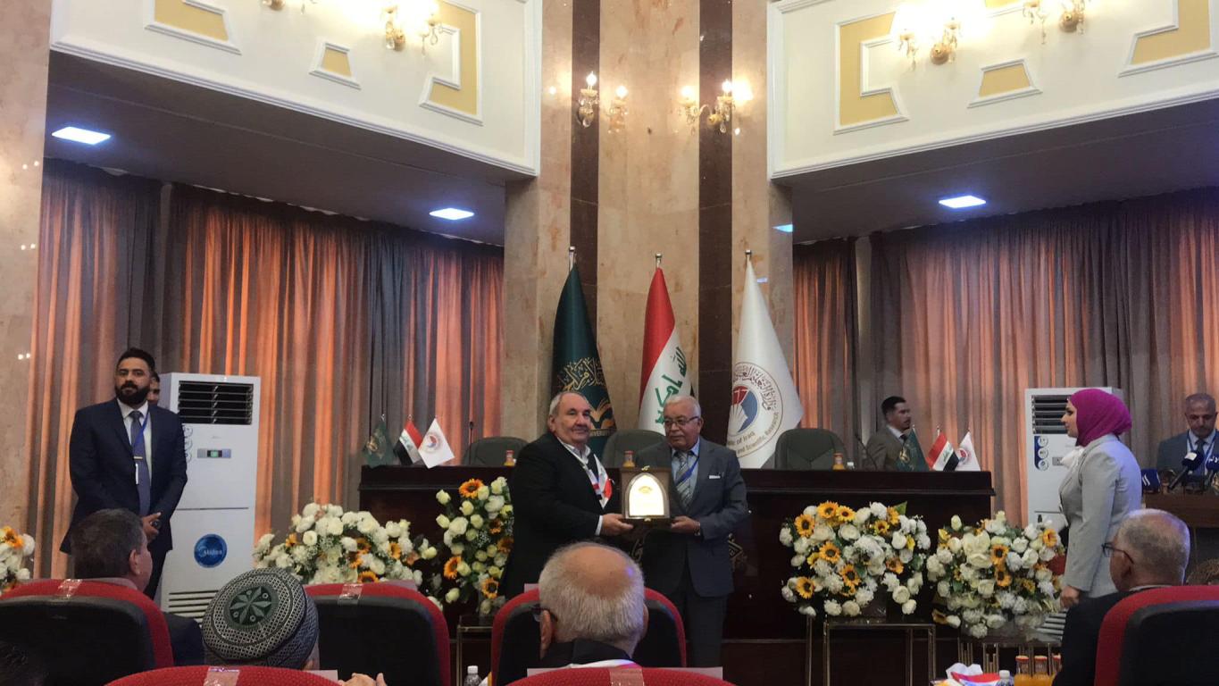 جامعة اهل البيت تشارك في الموتمر العلمي لكلية السلام الجامعة 