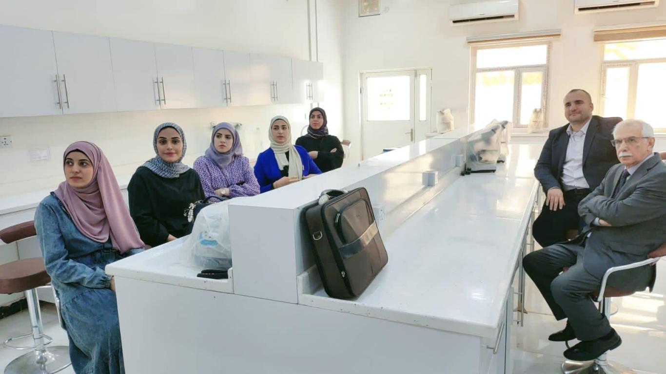 محاضرة علمية بعنوان( مقاومة البكتيريا للمضادات الحيويه نتيجة الاستعمال الخاطئ للادويه)