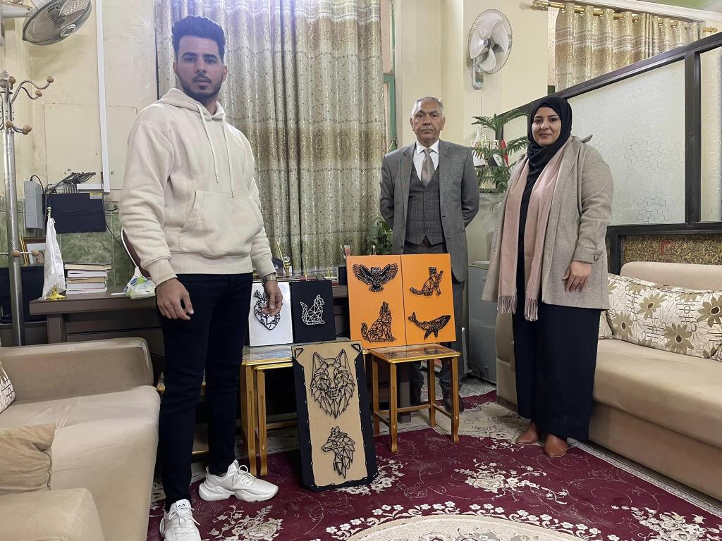 احتفاء قسم اللغة الانكليزية بالطالب الموهوب مصطفى جبر