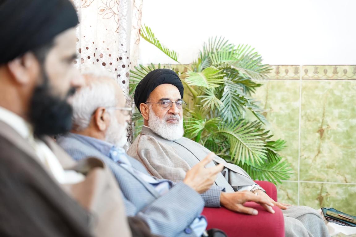 مؤلف موسوعة تمام نهج البلاغة السيد الأستاذ  صادق الموسوي في رحاب جامعة اهل البيت ع