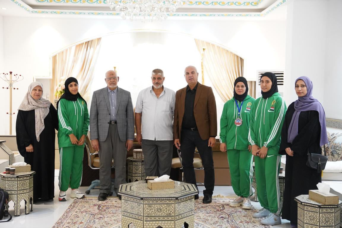 استقبال رئيس الجامعة  وفد جامعة اهل البيت عليهم السلام المشارك في ملتقى جامعة بغداد لسباق الطريق الدولي