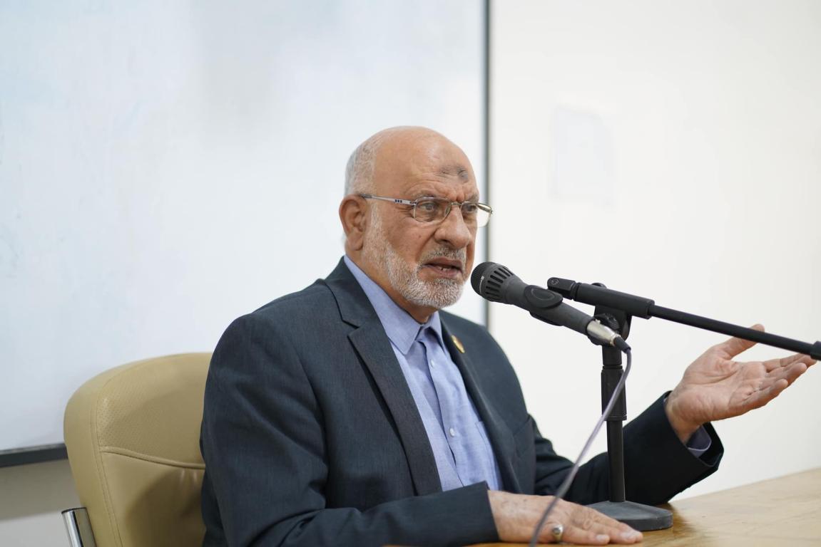  ندوة حوارية لأساتذة وطلبة كلية العلوم الاسلامية